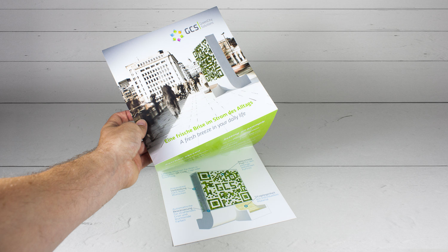 Aufgeklappter Unternehmensflyer von Green City Solutions.