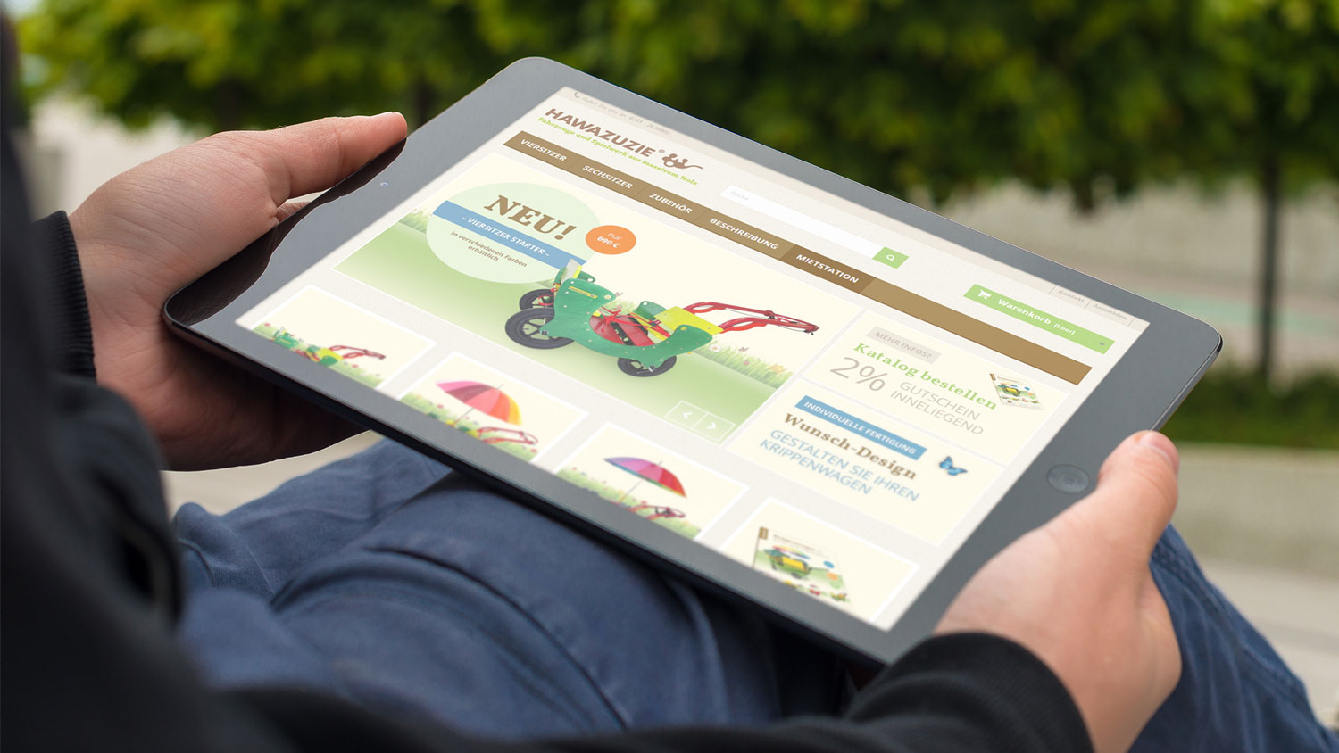 Online-Shop von Hawazuzie auf einem Tablet dargestellt.